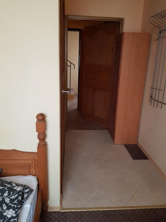 Albergue Roadway Kielce Exterior foto